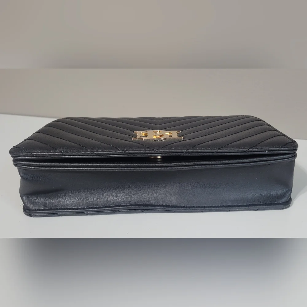 NWT Badgley Mischka Quilted Vegan Leather Crossbody Clutch - Picture 8 of 11